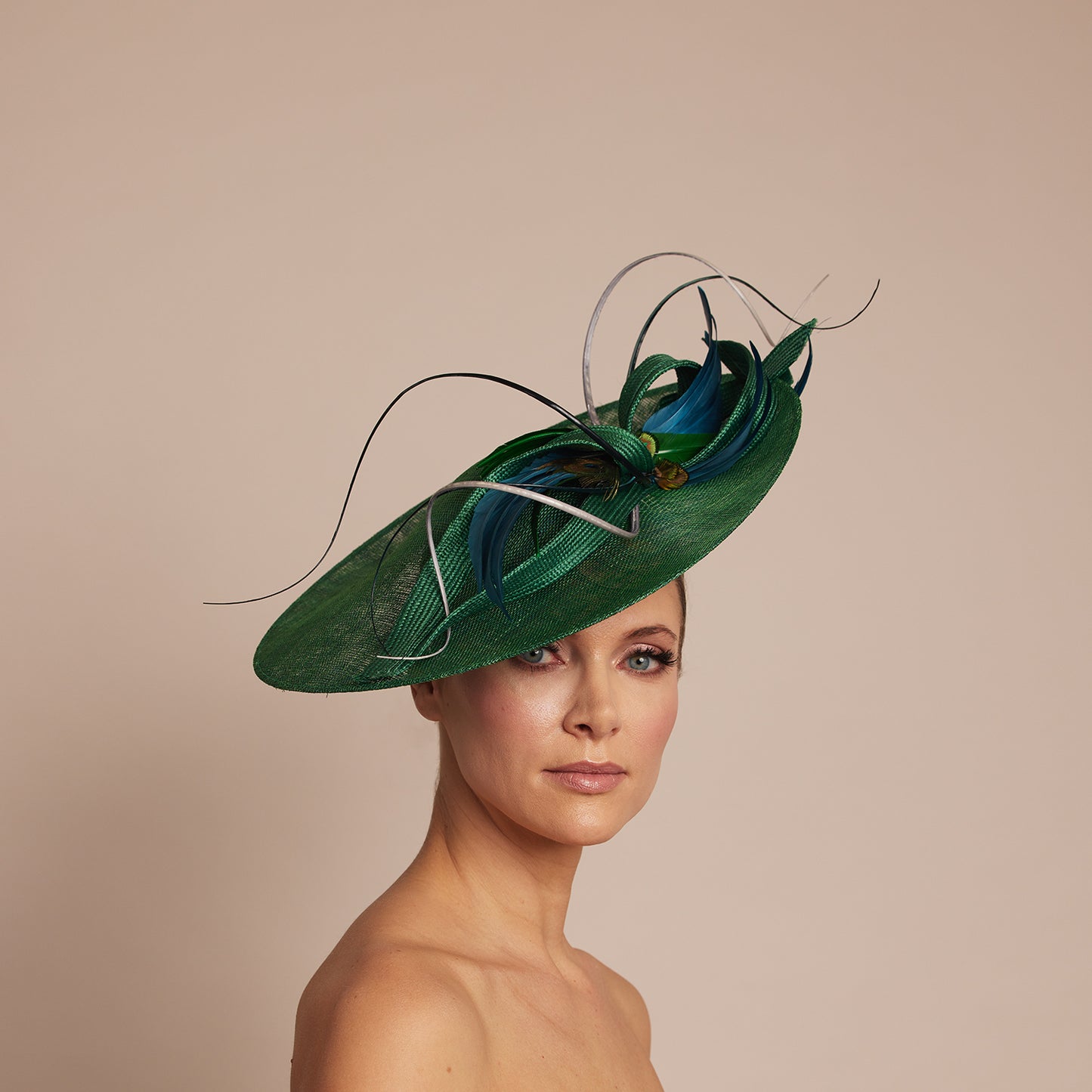 Load image into Gallery viewer, Designer wedding hat
